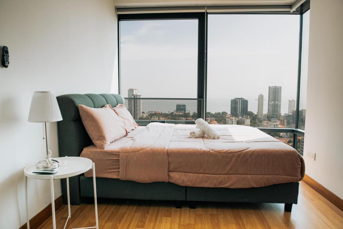 The Pine, 3Br Seaview By Wstay @ Tropicana 218 Macalister George Town Exterior photo