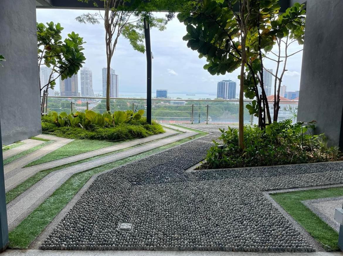 The Pine, 3Br Seaview By Wstay @ Tropicana 218 Macalister George Town Exterior photo